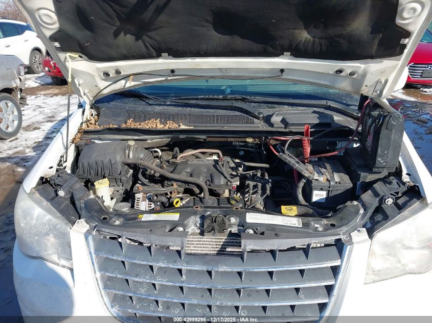 2010 Chrysler Town & Country Touring VIN: 2A4RR5D12AR105203 Lot: 43959295