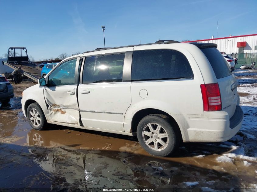2010 Chrysler Town & Country Touring VIN: 2A4RR5D12AR105203 Lot: 43959295