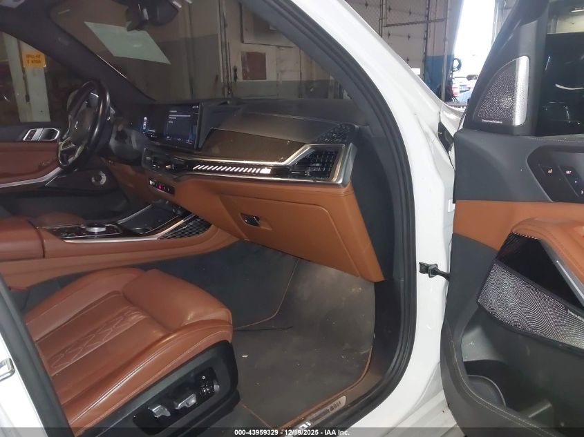 2024 BMW X7 - 5UX33EM00R9S32889