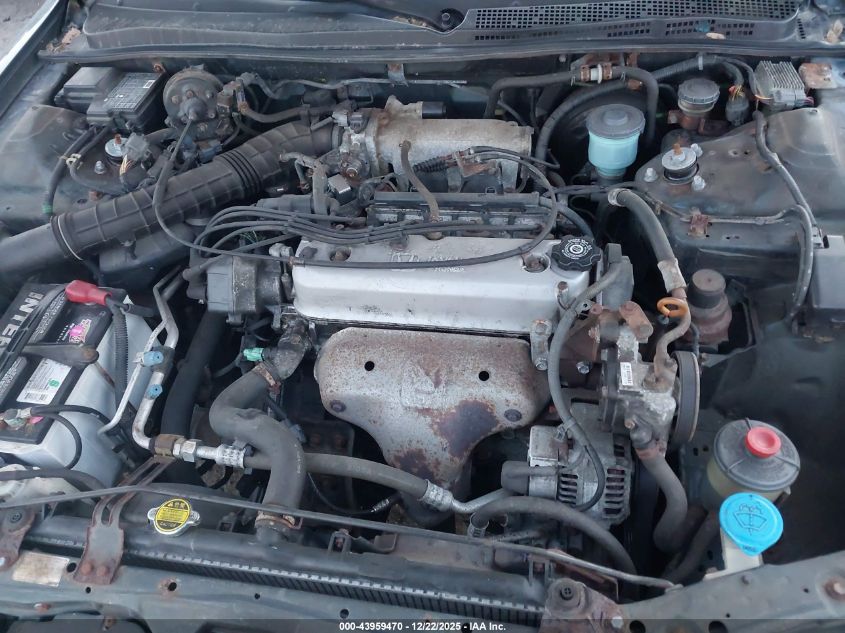 1996 Honda Accord Lx VIN: 1HGCE1723TA000215 Lot: 43959470