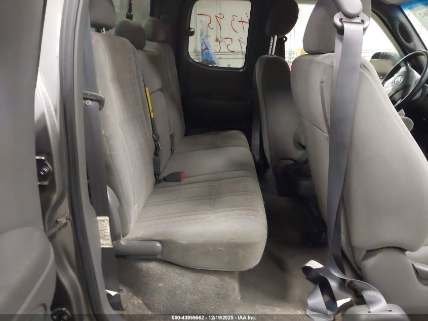 2005 Toyota Tundra Sr5 V8 VIN: 5TBBT44135S462558 Lot: 43959562