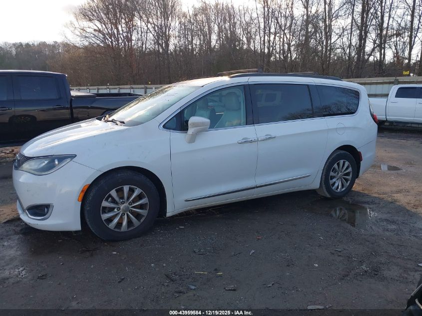 2017 Chrysler Pacifica Touring-L VIN: 2C4RC1BGXHR535207 Lot: 43959584