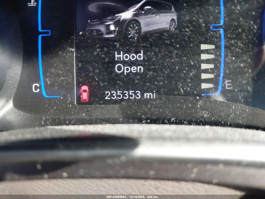 2017 Chrysler Pacifica Touring-L VIN: 2C4RC1BGXHR535207 Lot: 43959584