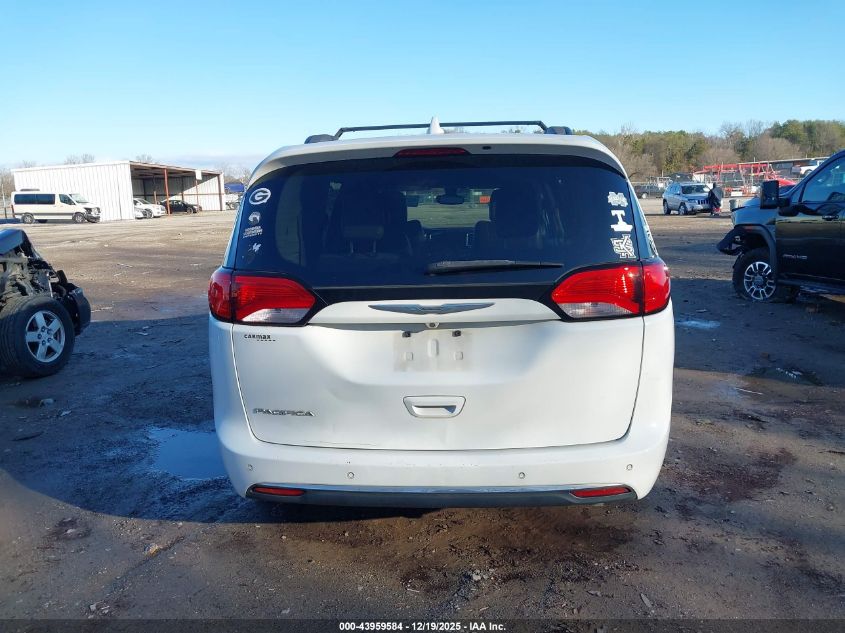 2017 Chrysler Pacifica Touring-L VIN: 2C4RC1BGXHR535207 Lot: 43959584