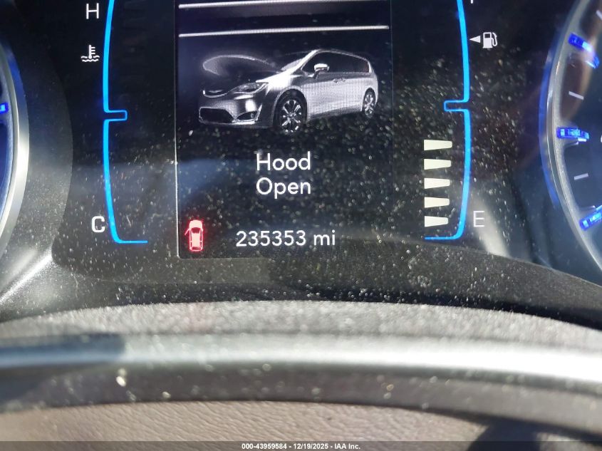 2017 Chrysler Pacifica Touring-L VIN: 2C4RC1BGXHR535207 Lot: 43959584