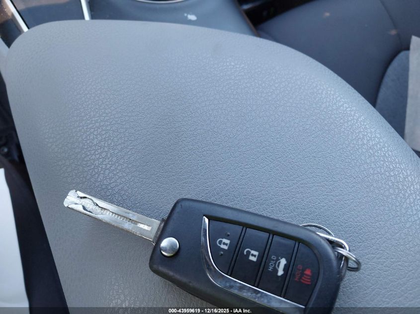 2021 Toyota Camry Le VIN: 4T1C11AK5MU604069 Lot: 43959619