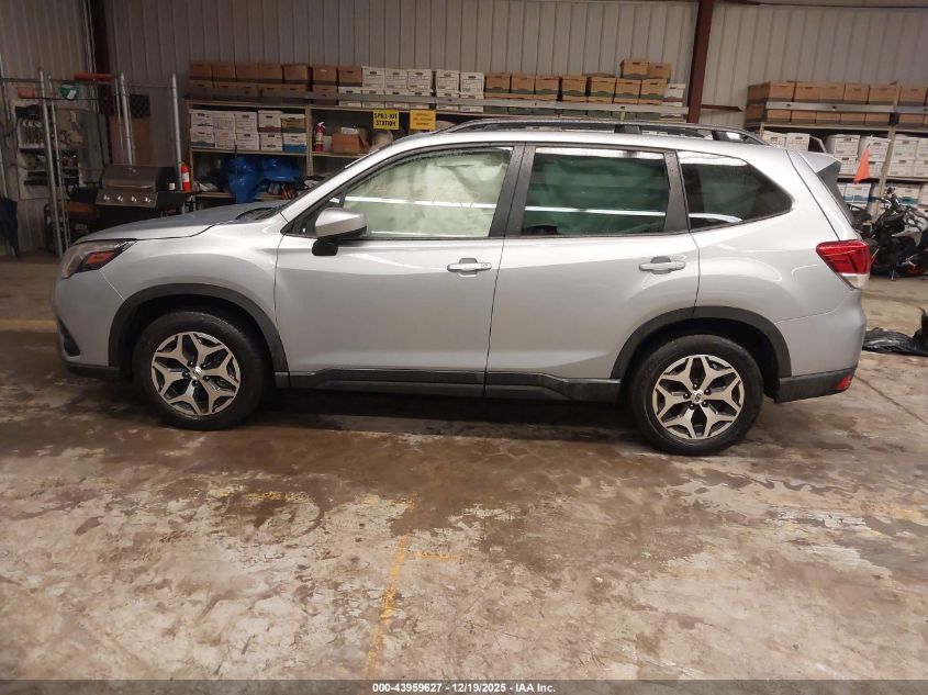 2023 Subaru Forester Premium VIN: JF2SKAEC0PH551392 Lot: 43959627