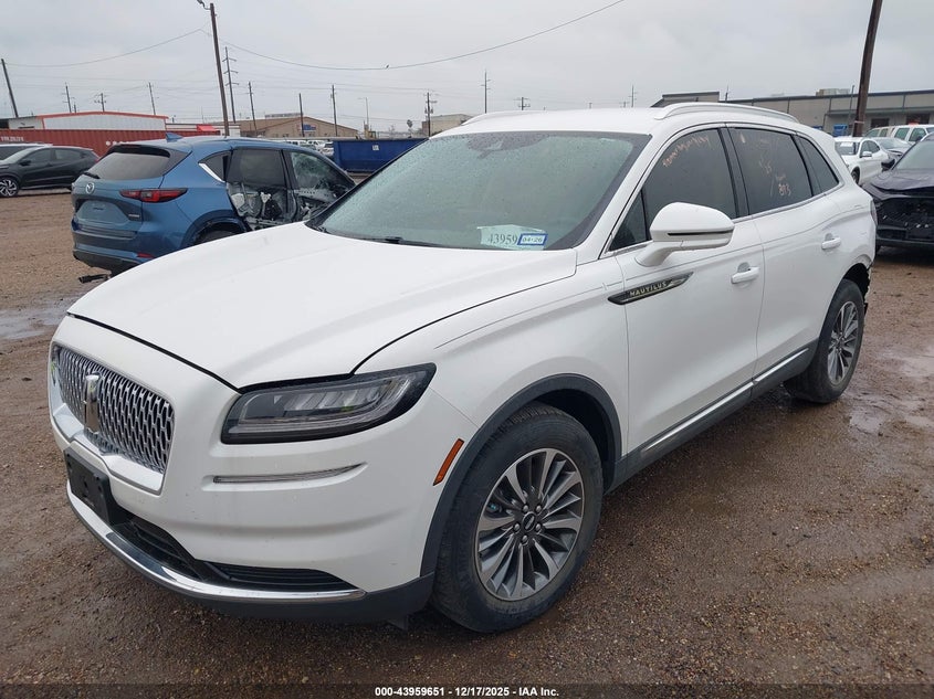 2022 Lincoln Nautilus Standard #2
