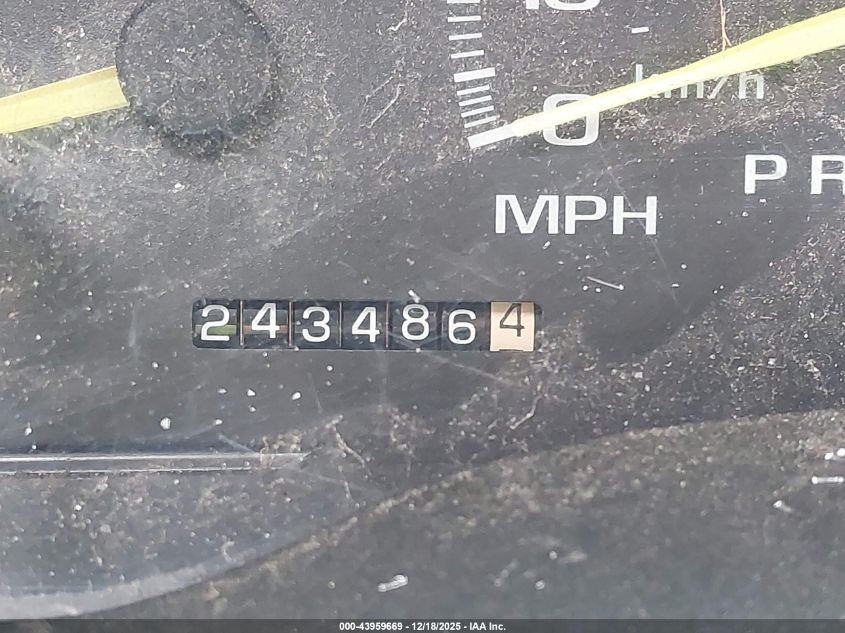 1999 Chevrolet Tahoe VIN: 3GNEC18R0XG186321 Lot: 43959669