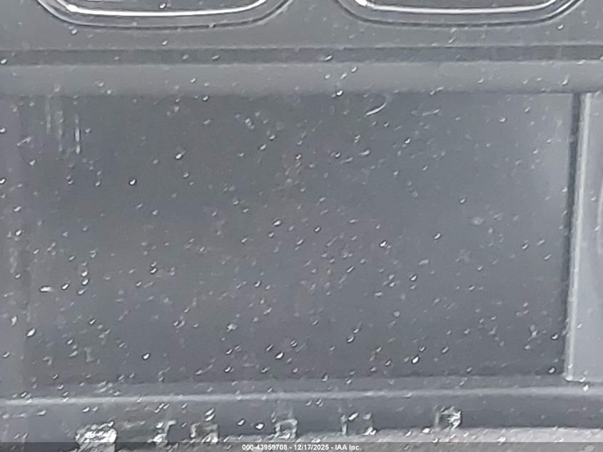 2018 Chevrolet Silverado 1500 2Lt VIN: 1GCVKREC9JZ230575 Lot: 43959708