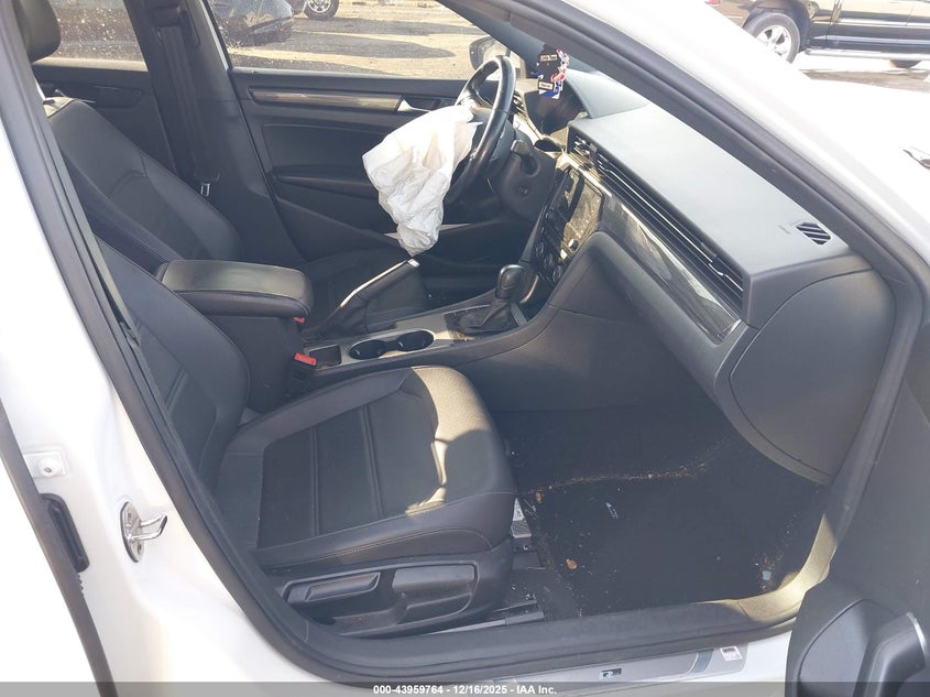 2021 Volkswagen Passat 2.0T R-Line