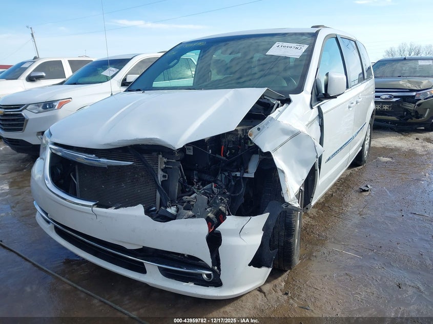 2016 Chrysler Town & Country Touring