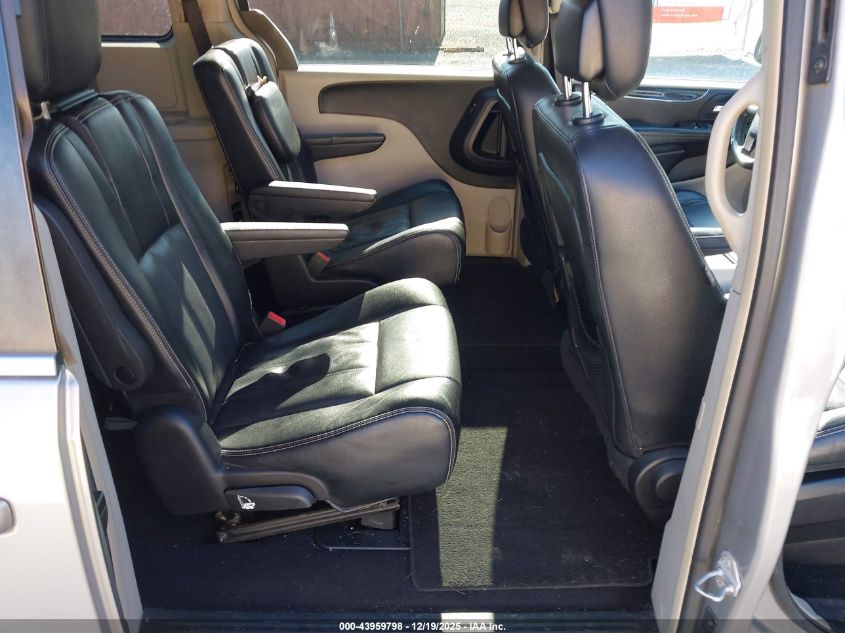 2015 Chrysler Town & Country Touring VIN: 2C4RC1BG4FR560438 Lot: 43959798