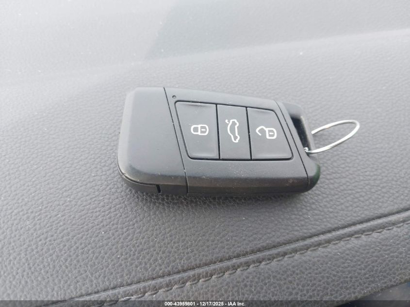 2019 Volkswagen Jetta 1.4T R-Line/1.4T S/1.4T Se VIN: 3VWC57BU7KM037096 Lot: 43959801