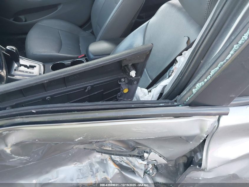 2013 Hyundai Elantra Limited VIN: 5NPDH4AE8DH330277 Lot: 43959831