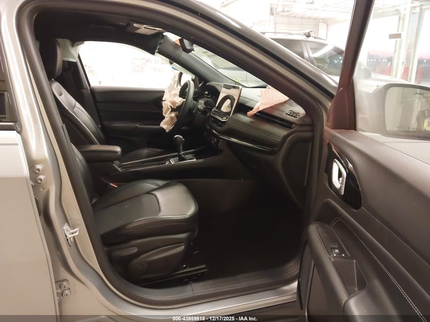 VIN 3C4NJCBBXNT210912 2022 JEEP COMPASS ALTITUDE FWD