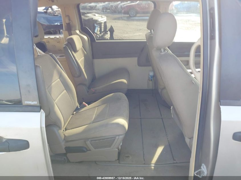 2008 Chrysler Town & Country Lx VIN: 2A8HR44H48R624040 Lot: 43959957