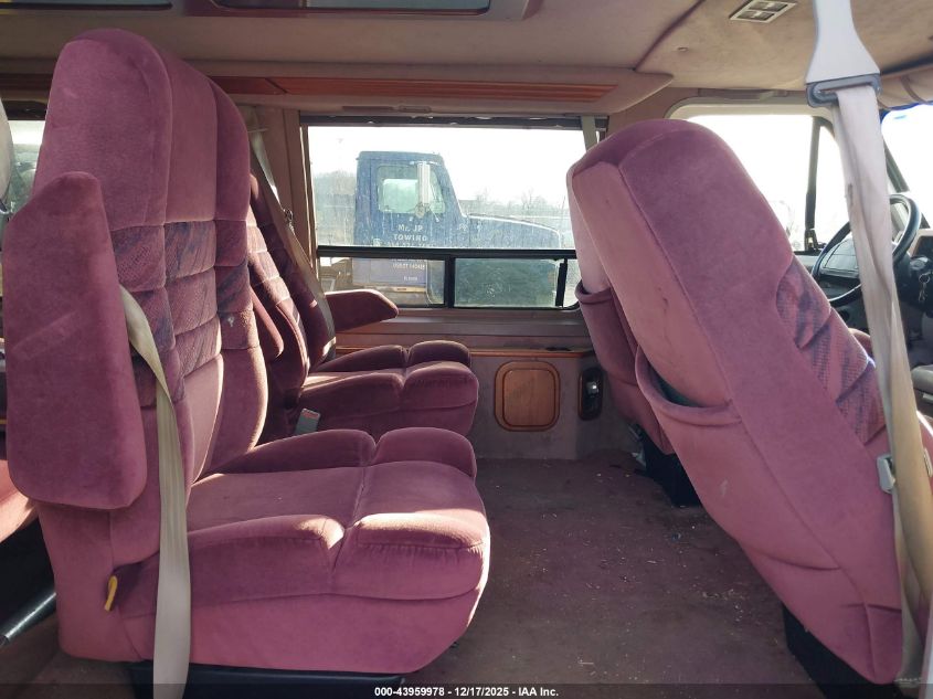1994 GMC Rally Wagon / Van G2500 VIN: 1GDEG25KXRF535723 Lot: 43959978
