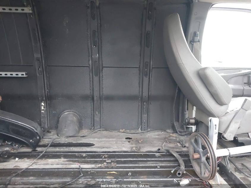 2015 Chevrolet Express 2500 Work Van VIN: 1GCWGGCF4F1270155 Lot: 43960019