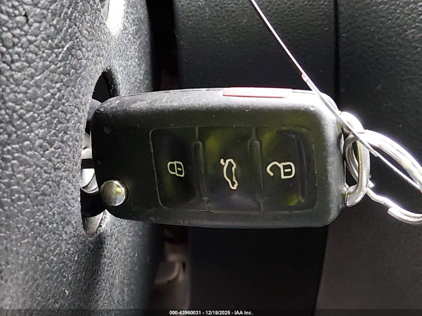 2011 Volkswagen Jetta 2.0L S VIN: 3VW2K7AJ8BM313443 Lot: 43960031