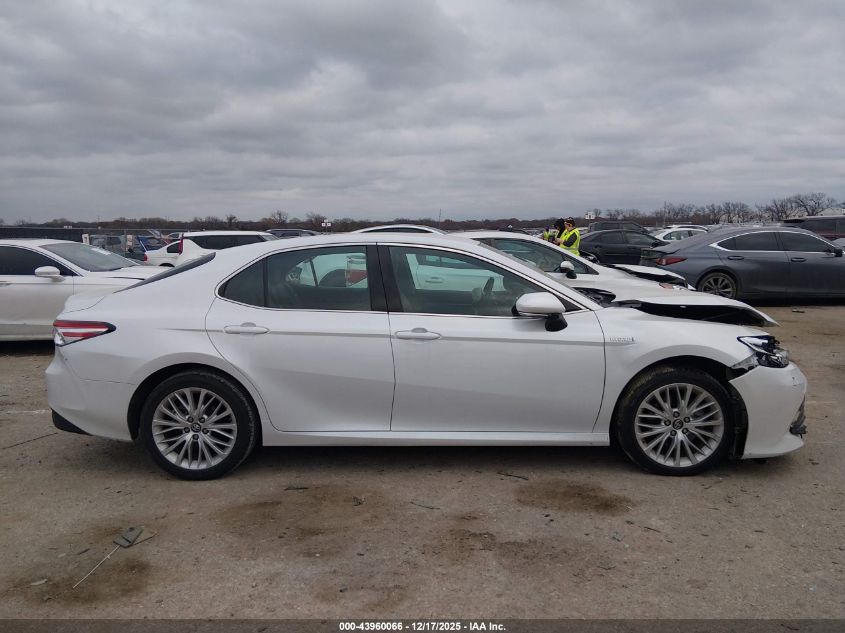 2018 Toyota Camry Hybrid Xle VIN: 4T1B21HK2JU002899 Lot: 43960066