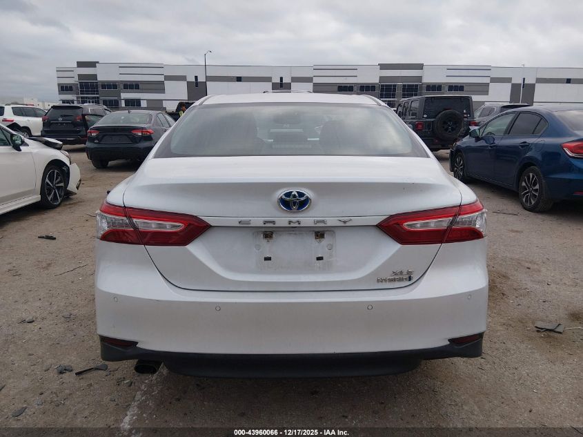 2018 Toyota Camry Hybrid Xle VIN: 4T1B21HK2JU002899 Lot: 43960066