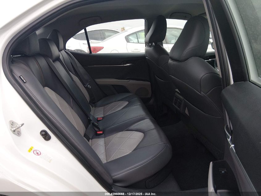 2018 Toyota Camry Hybrid Xle VIN: 4T1B21HK2JU002899 Lot: 43960066