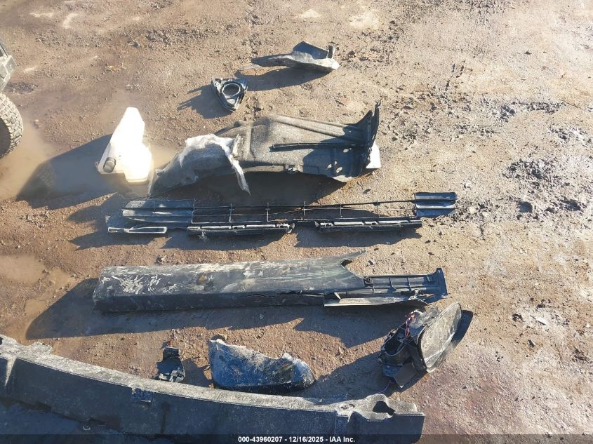 2017 Toyota Rav4 Limited VIN: JTMDFREV2HJ156622 Lot: 43960207