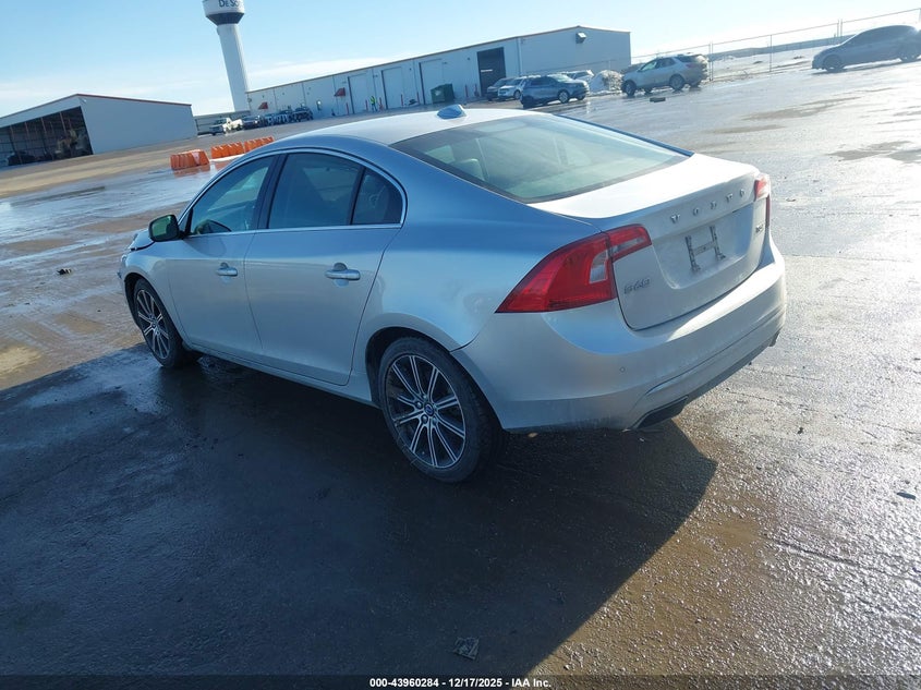 VIN LYV402TM0JB190205 2018 VOLVO S60 INSCRIPTION T5 PLATINUM