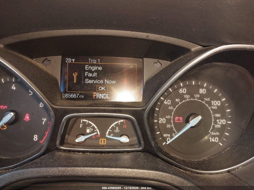 2018 Ford Focus Se VIN: 1FADP3F25JL200899 Lot: 43960288