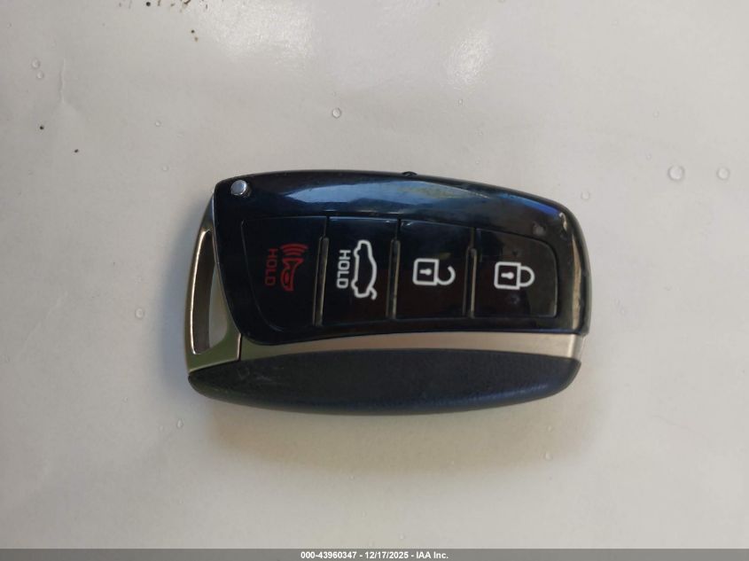 2015 Hyundai Genesis 3.8 VIN: KMHGN4JE3FU076830 Lot: 43960347