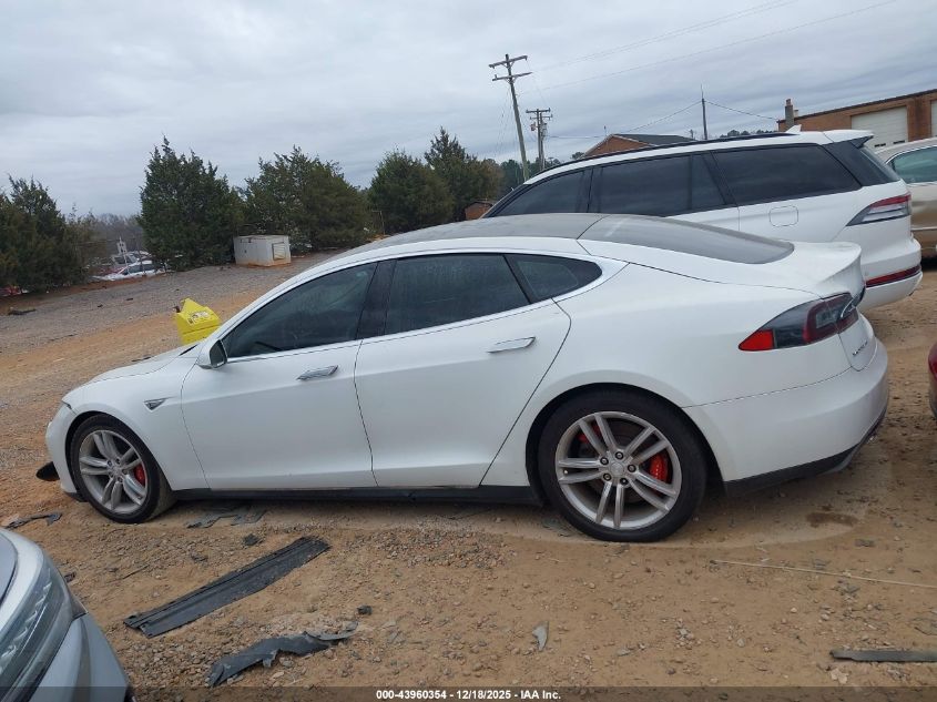2013 Tesla Model S Performance VIN: 5YJSA1DP0DFP21946 Lot: 43960354