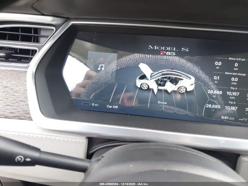 2013 Tesla Model S Performance VIN: 5YJSA1DP0DFP21946 Lot: 43960354