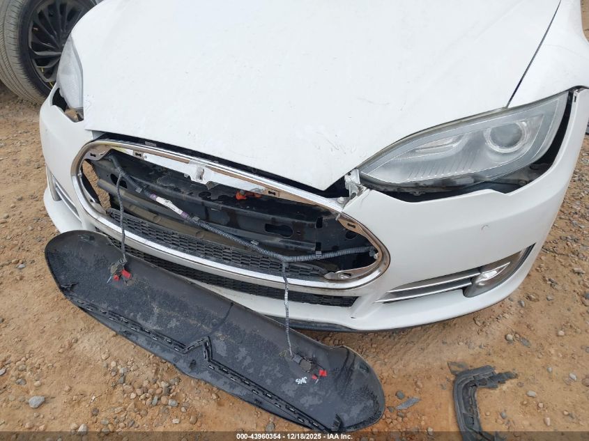 2013 Tesla Model S Performance VIN: 5YJSA1DP0DFP21946 Lot: 43960354