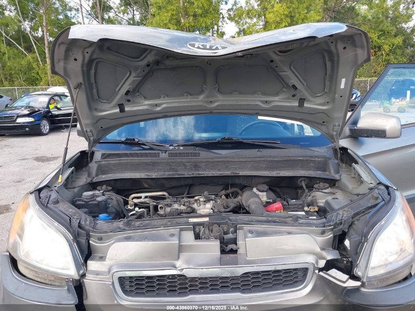 2011 Kia Soul + VIN: KNDJT2A22B7317571 Lot: 43960370