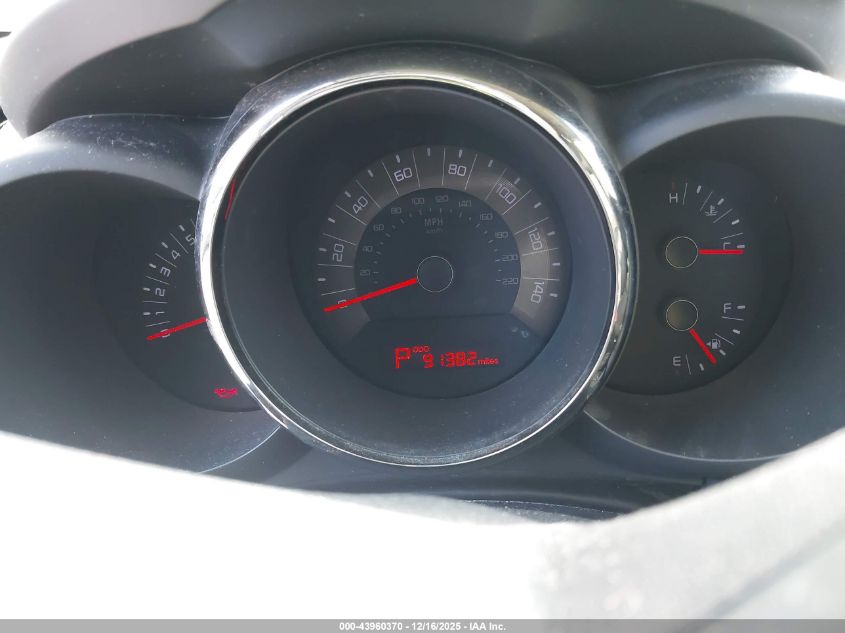 2011 Kia Soul + VIN: KNDJT2A22B7317571 Lot: 43960370