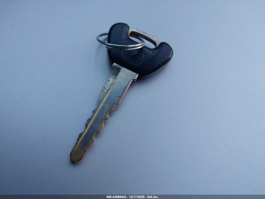 2000 Mazda Protege Dx/Lx VIN: JM1BJ2222Y0276112 Lot: 43960443