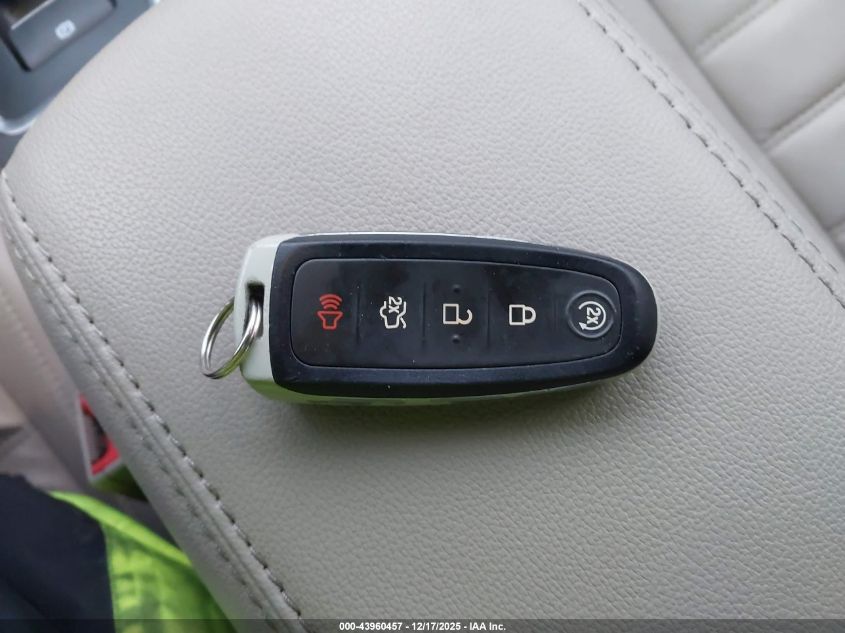 2018 Ford Escape Titanium VIN: 1FMCU9J92JUA33719 Lot: 43960457