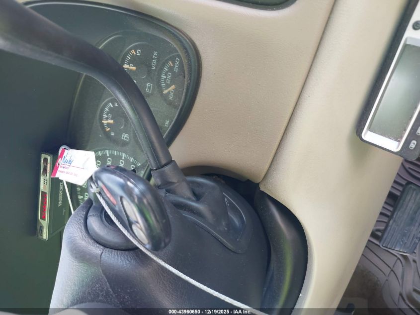 2001 Chevrolet Suburban 1500 Lt VIN: 3GNEC16T31G226770 Lot: 43960650