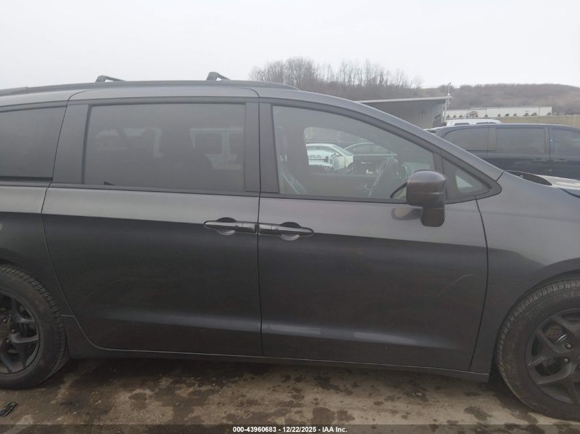 2018 Chrysler Pacifica Touring L VIN: 2C4RC1BG3JR306406 Lot: 43960683