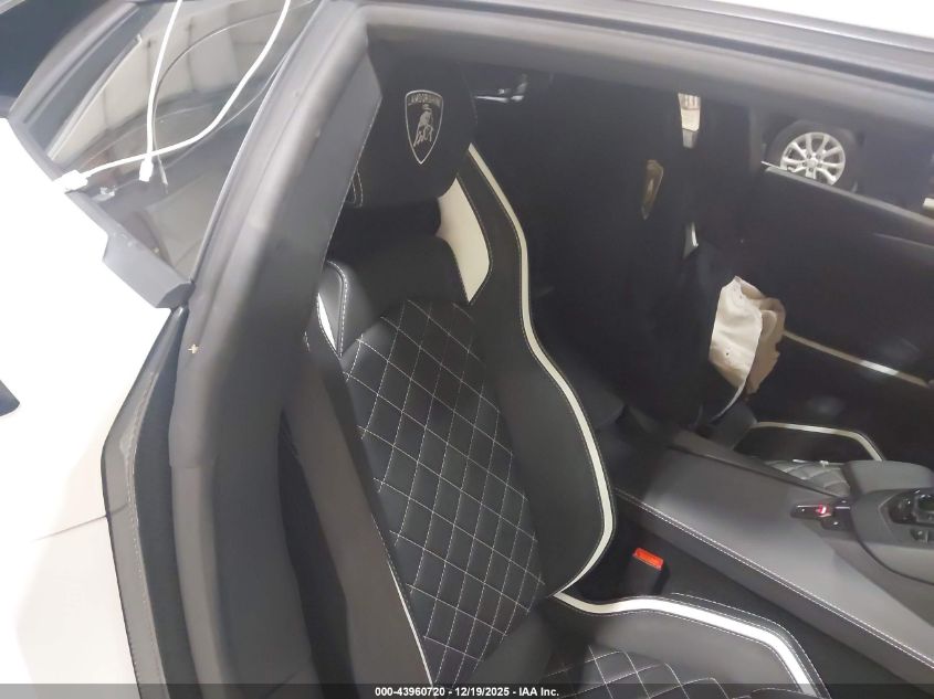 2017 Lamborghini Aventador Lp750-4 Superveloce VIN: ZHWUG4ZD4HLA06463 Lot: 43960720