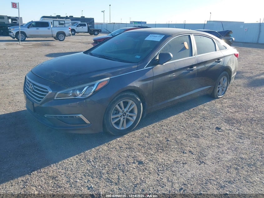 5NPE24AF1FH218311 2015 HYUNDAI SONATA photo no. 2