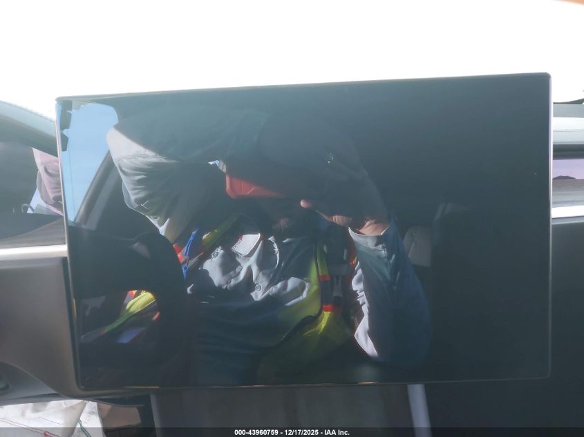 2022 Tesla Model X Dual Motor All-Wheel Drive/Plaid Tri Motor All-Wheel Drive VIN: 7SAXCDE54NF344069 Lot: 43960759