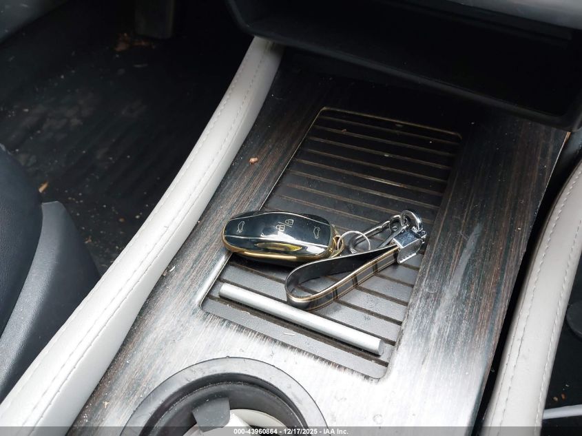 2013 Tesla Model S Performance VIN: 5YJSA1DP6DFP26164 Lot: 43960864