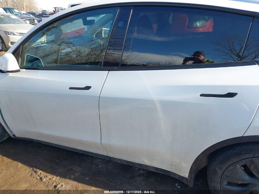 2024 Tesla Model Y Long Range Dual Motor All-Wheel Drive/Rwd VIN: 7SAYGDED6RF156319 Lot: 43960896