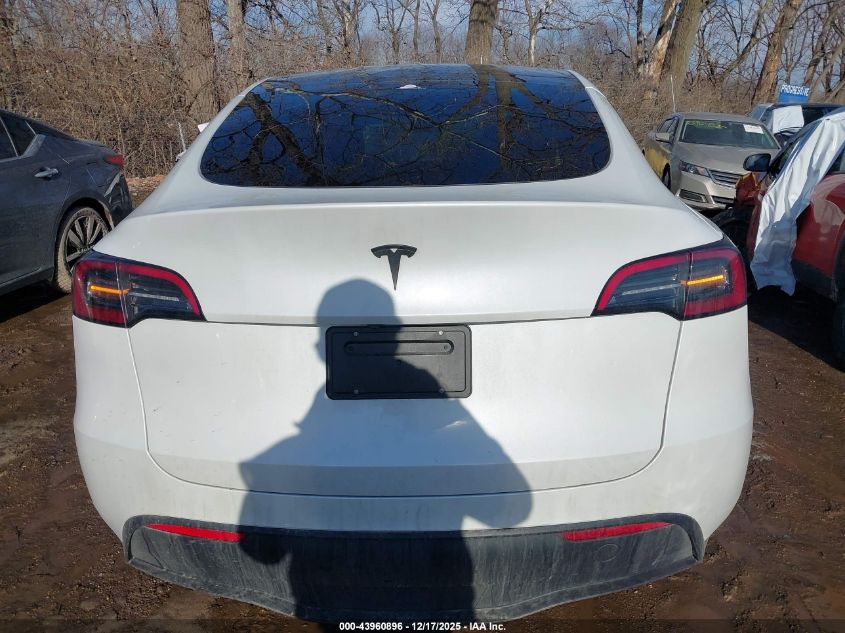 2024 Tesla Model Y Long Range Dual Motor All-Wheel Drive/Rwd VIN: 7SAYGDED6RF156319 Lot: 43960896