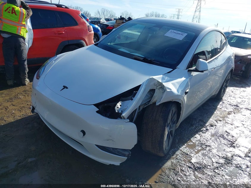 2024 Tesla Model Y Long Range Dual Motor All-Wheel Drive/Rwd