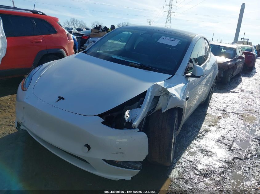 2024 Tesla Model Y Long Range Dual Motor All-Wheel Drive/Rwd VIN: 7SAYGDED6RF156319 Lot: 43960896