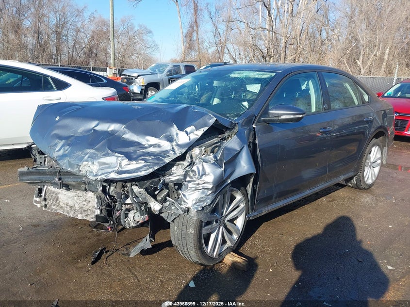 2019 Volkswagen Passat 2.0T Wolfsburg Edition