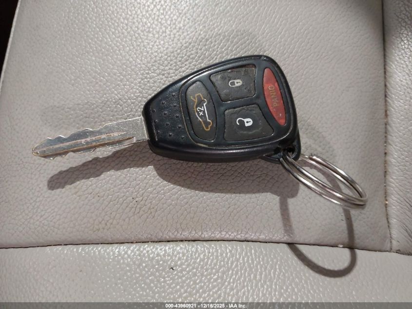 2007 Chrysler 300 Touring VIN: 2C3KA53G57H792362 Lot: 43960921